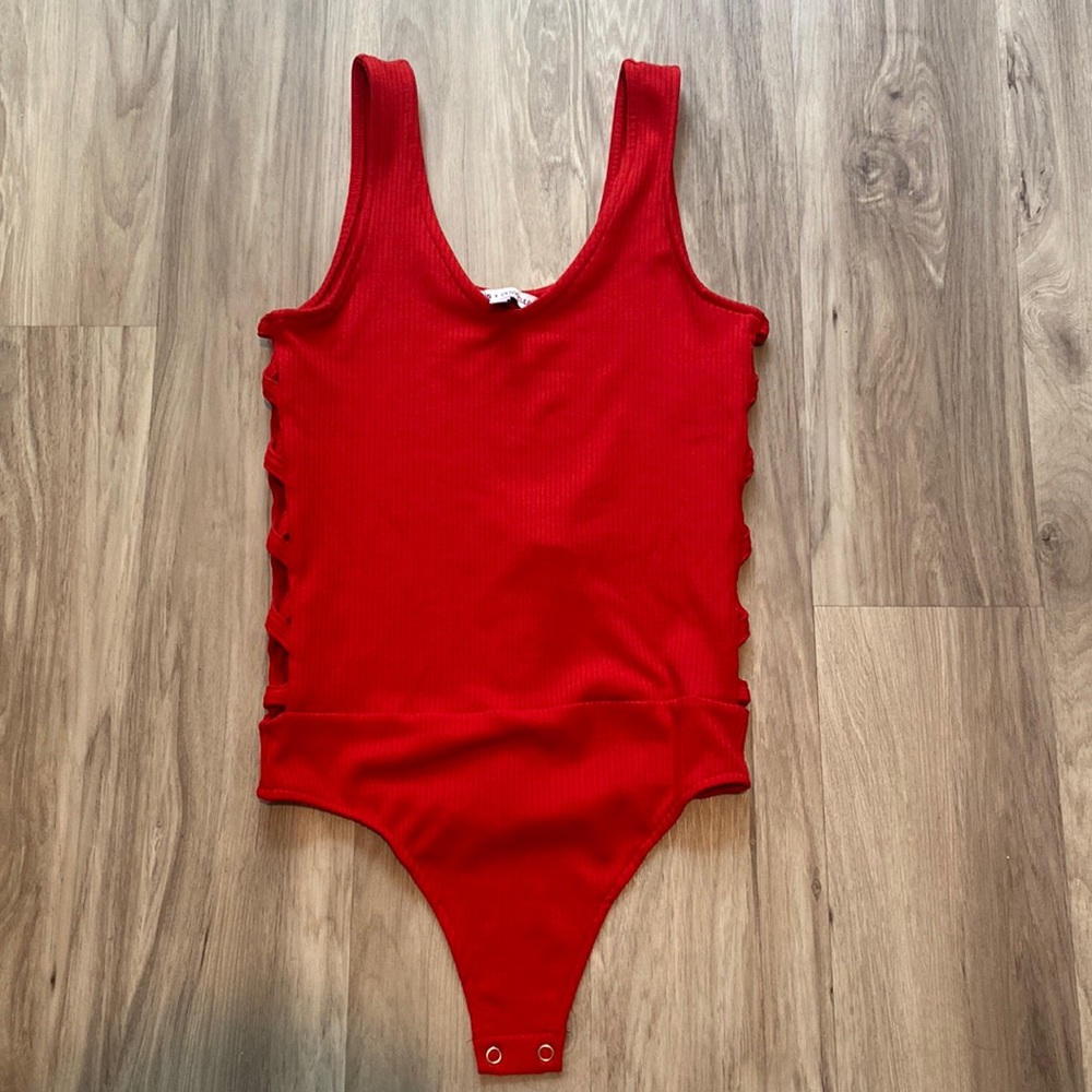 Express Red Cutout Bodysuit - Picture 5 of 8